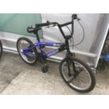 A BOOST GRAVITY BMX/STUNT BIKE WITH FRONT PEGS