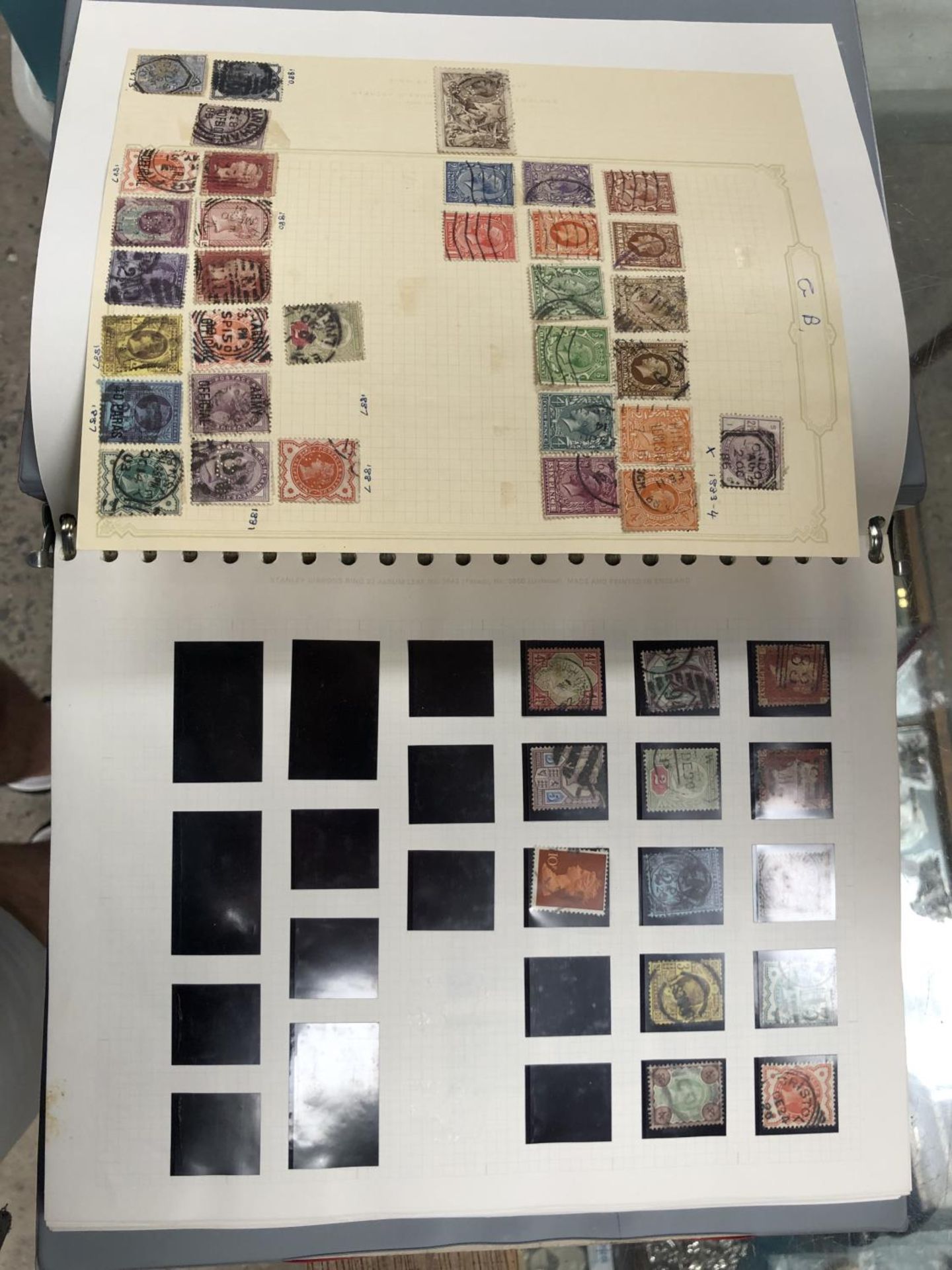 A GREAT BRITAIN STAMP ALBUM, SEE PHOTOS