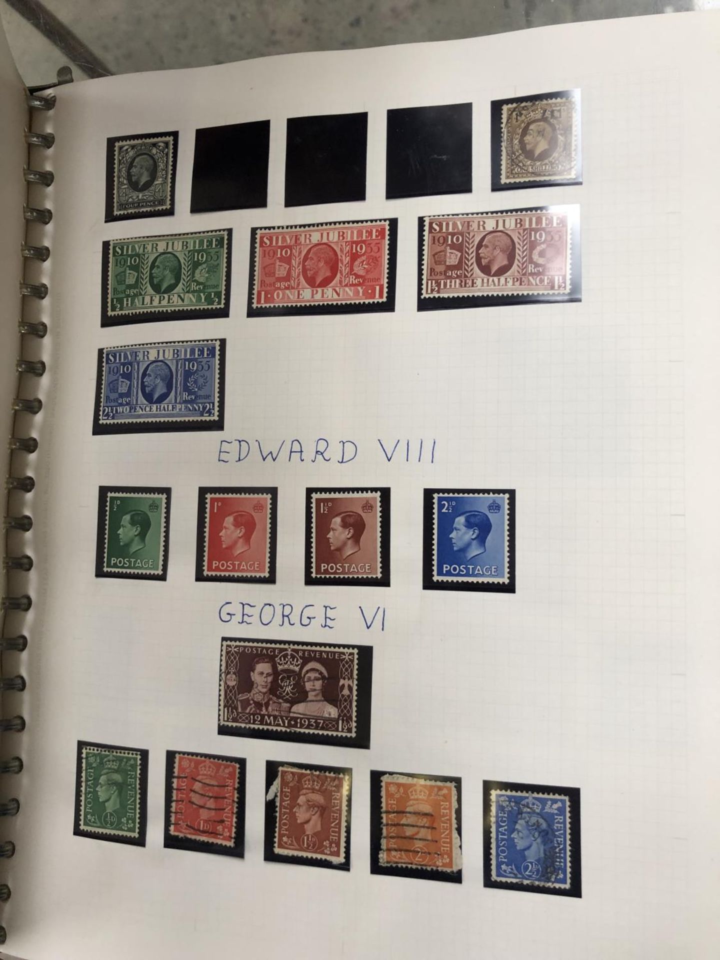 A GREAT BRITAIN STAMP ALBUM, SEE PHOTOS - Image 4 of 10