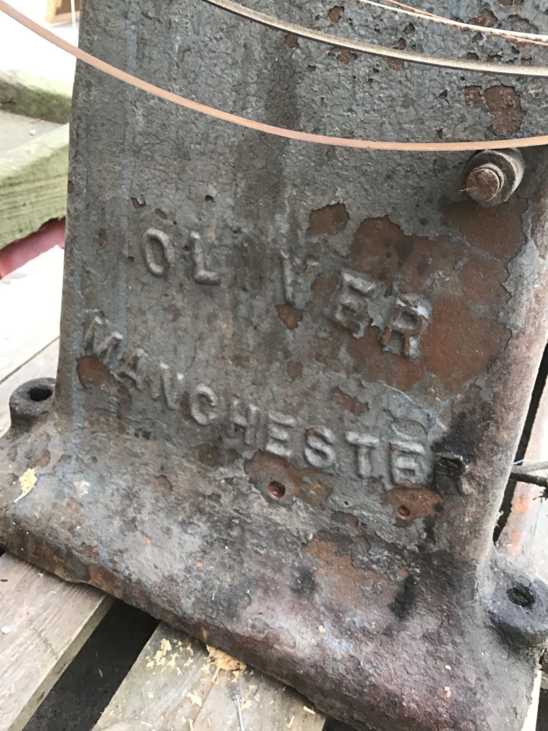 AN OLIVER MACHINERY CO LTD MANCHESTER BAND SAW WITH A BROOK MOTORS LTD HUDDERFIELD MOTOR - Image 4 of 4