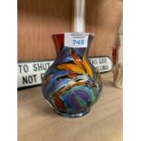 AN ANITA HARRIS HAND PAINTED SIGNED VASE