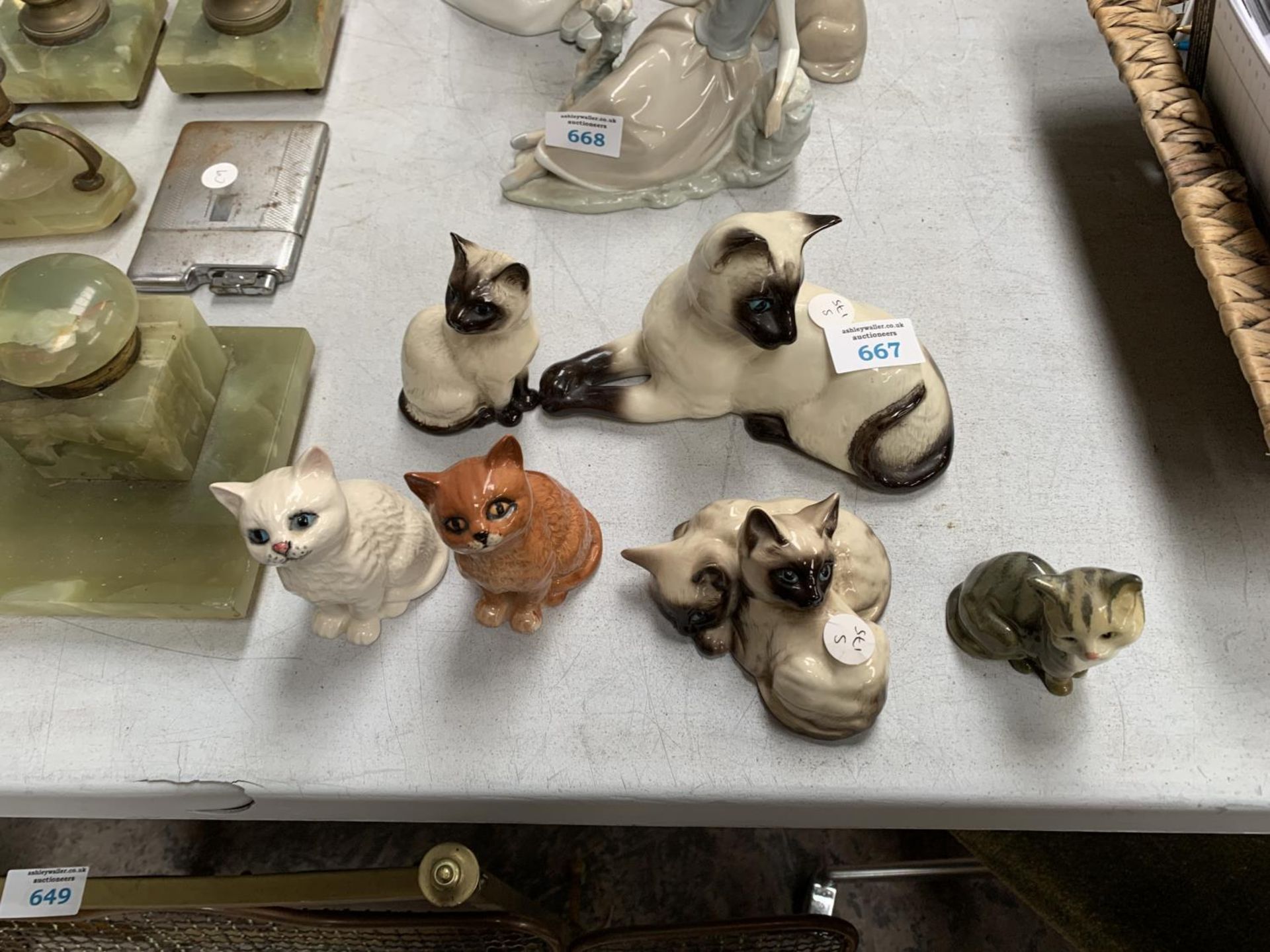 A COLLECTION OF STAMPED BESWICK CAT MODELS