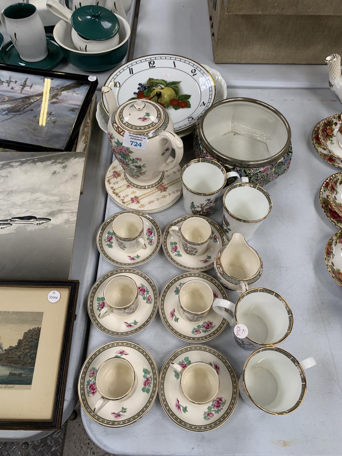 A COLLECTION OF VARIOUS POTTERY TO INCLUDE CUPS AND SAUCERS, TEA POTS ETC