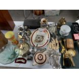A COLLECTION OF VARIOUS ITEMS TO INCLUDE FLATWARE, PLATES, EPNS ETC