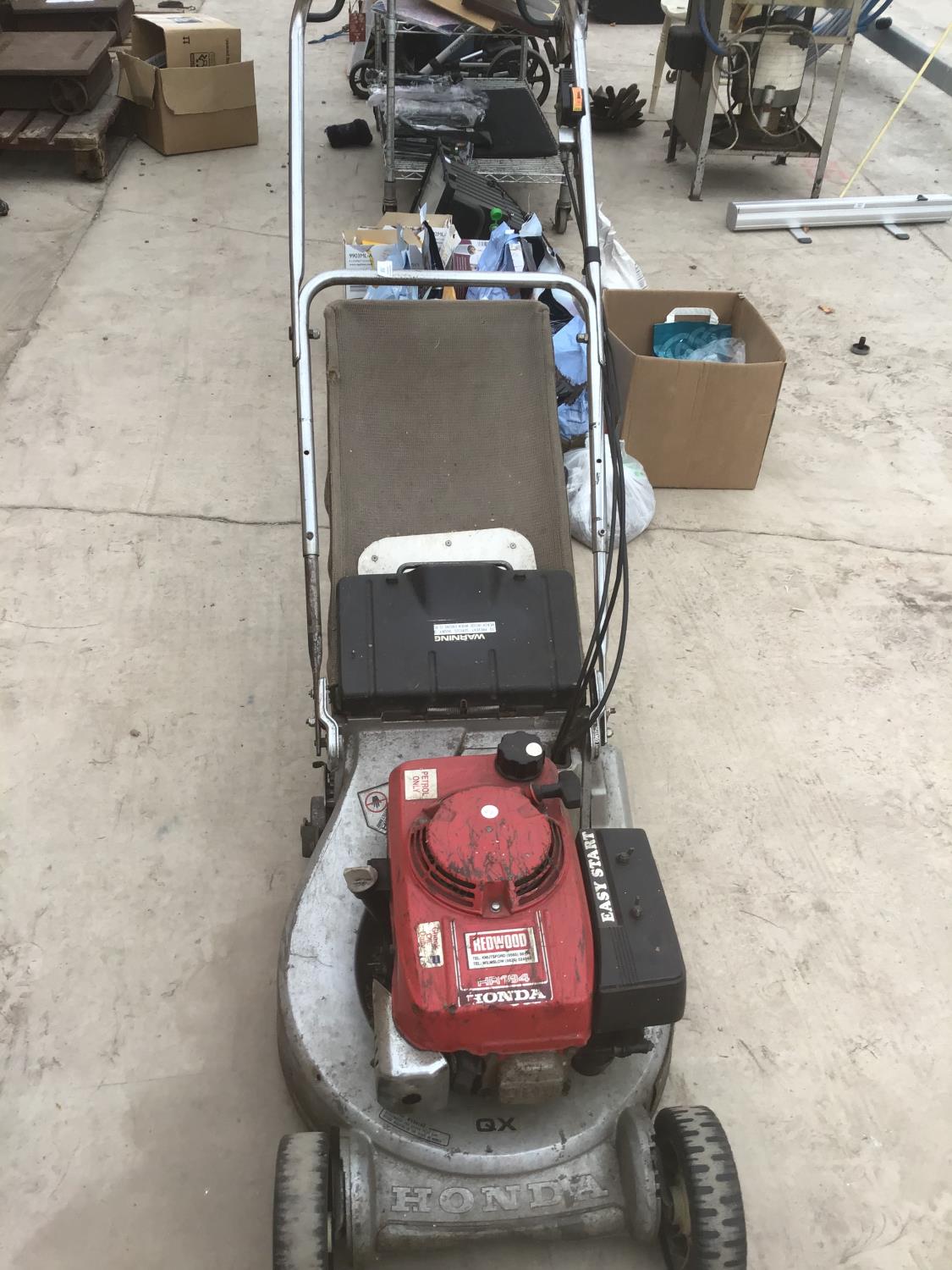 A HONDA HR194 PETROL MOWER