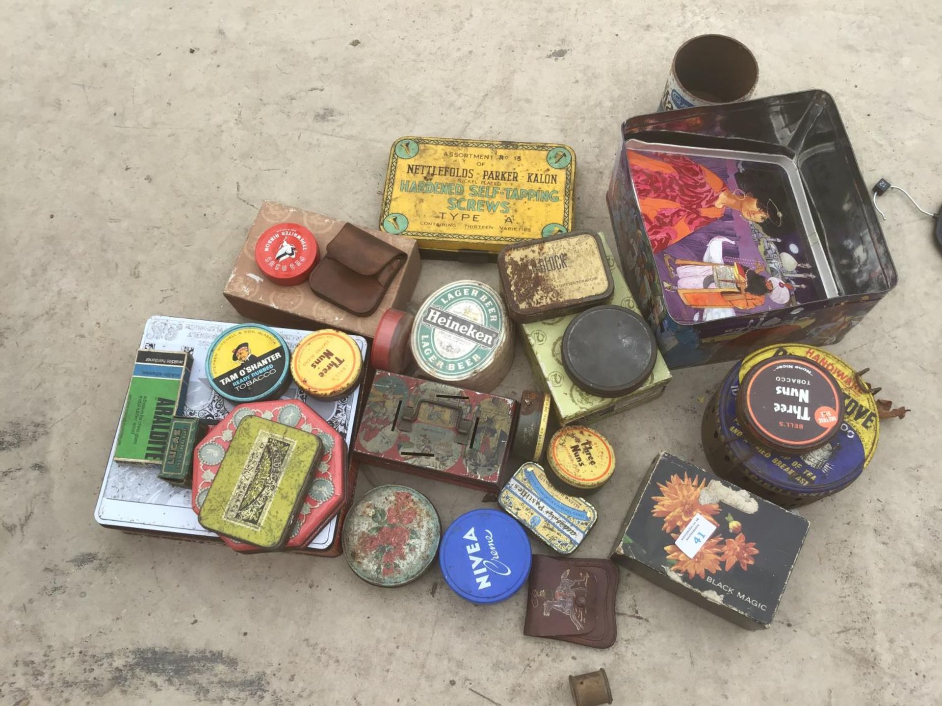 A COLLECTION OF VARIOUS VINTAGE TINS ETC