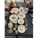 A GROUP OF COLLECTABLE CERAMICS TO INCLUDE BUNNKYKINS PLATES, CLOCKS, BOWLS TOGETHER WITH