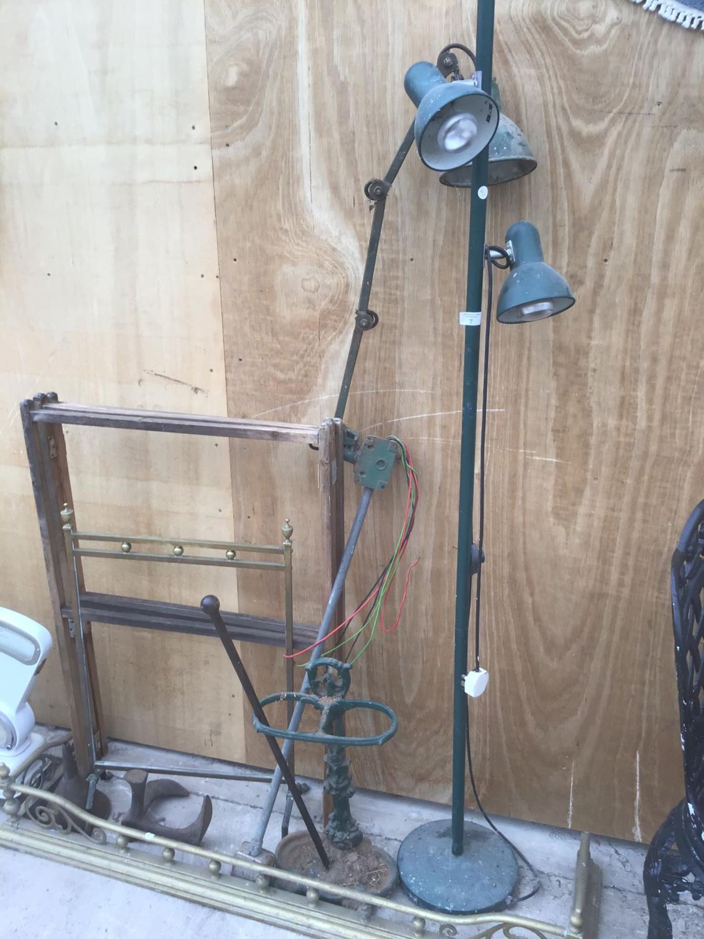 A MIXED LOT OF VINTAGE ITEMS TO INCLUDE AN INDUSTRIAL ANGLE POISE LAMP, INDUSTRIAL STANDARD LAMP.