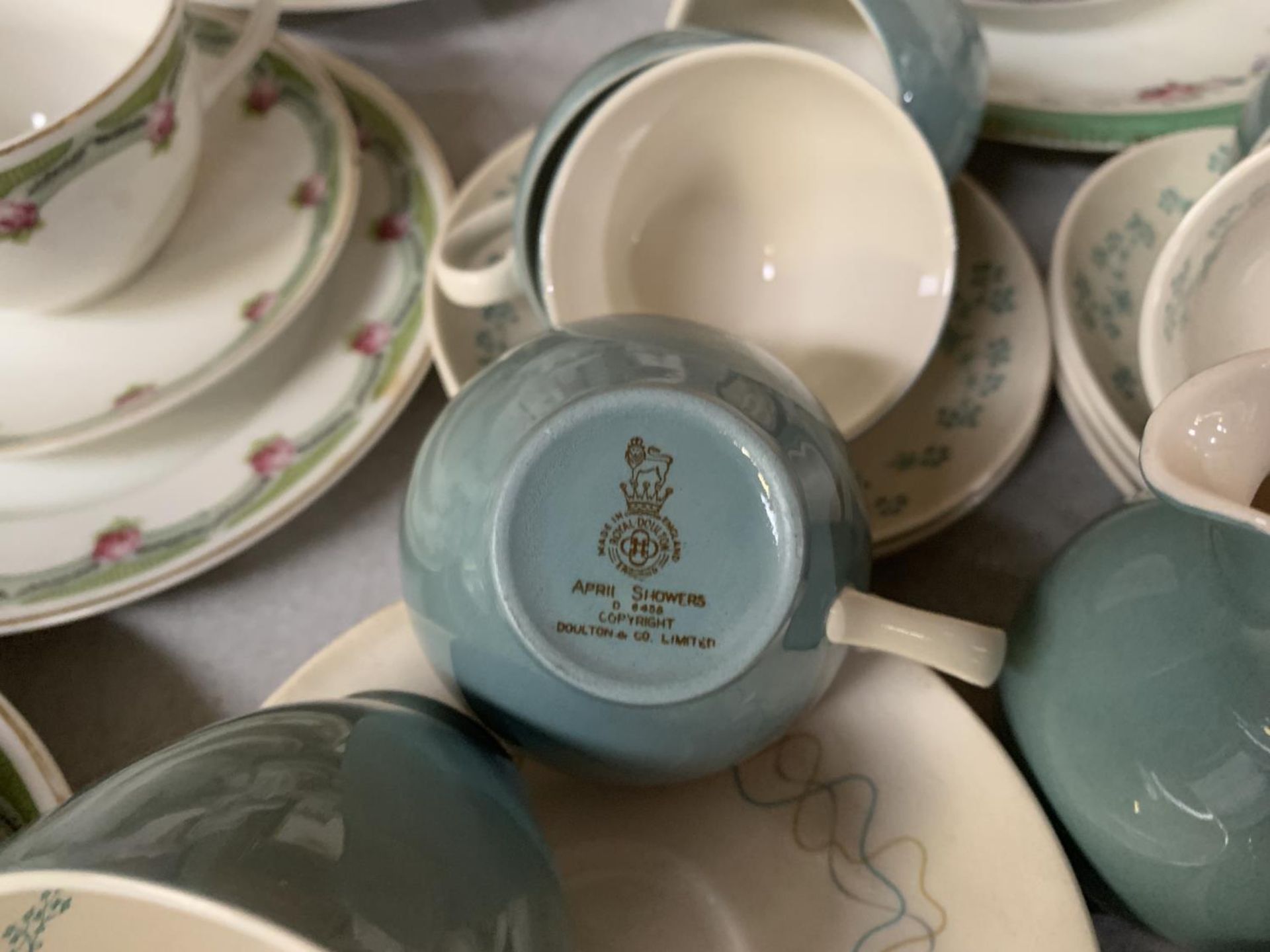 A LARGE COLLECTION OF PART TEA SERVICES TO INCLUDE EXAMPLES ROYAL DOULTON AND COPELAND - Image 2 of 3