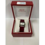 A LADIES 'HOT DIAMONDS' WRIST WATCH IN BOX