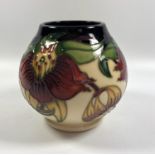 A MOORCROFT POTTERY 'ANNA LILY' PATTERN VASE, HEIGHT 10.5CM