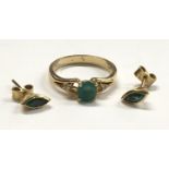 A COLUMBIAN EMERALD JEWELLERY SUITE - COMPRISING RING AND EARRINGS, ALL SET IN 18CT YELLOW GOLD,