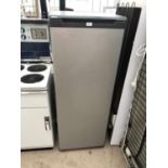 A BEKO TALL FRIDGE IN WORKING ORDER