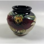 A MOORCROFT POTTERY 'ANNA LILY' PATTERN VASE, HEIGHT 7CM