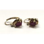 A PAIR OF 9CT YELLOW GOLD RUBY EARRINGS, WEIGHT 1.8G