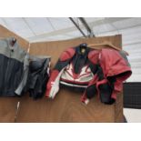 AN ETCHES LEDER MOTORBIKE LEATHERS SET