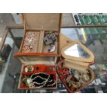 A COLLECTION OF ASSORTED COSTUME JEWELLERY