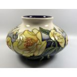 A MOORCROFT POTTERY 'GARDENERS GOLD' TRIAL PATTERN VASE, HEIGHT 12CM