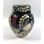 A MOORCROFT POTTERY '1901' PATTERN GINGER JAR, HEIGHT 11CM