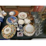 A LARGE GROUP OF MIXED CERAMICS AND GLASSWARE