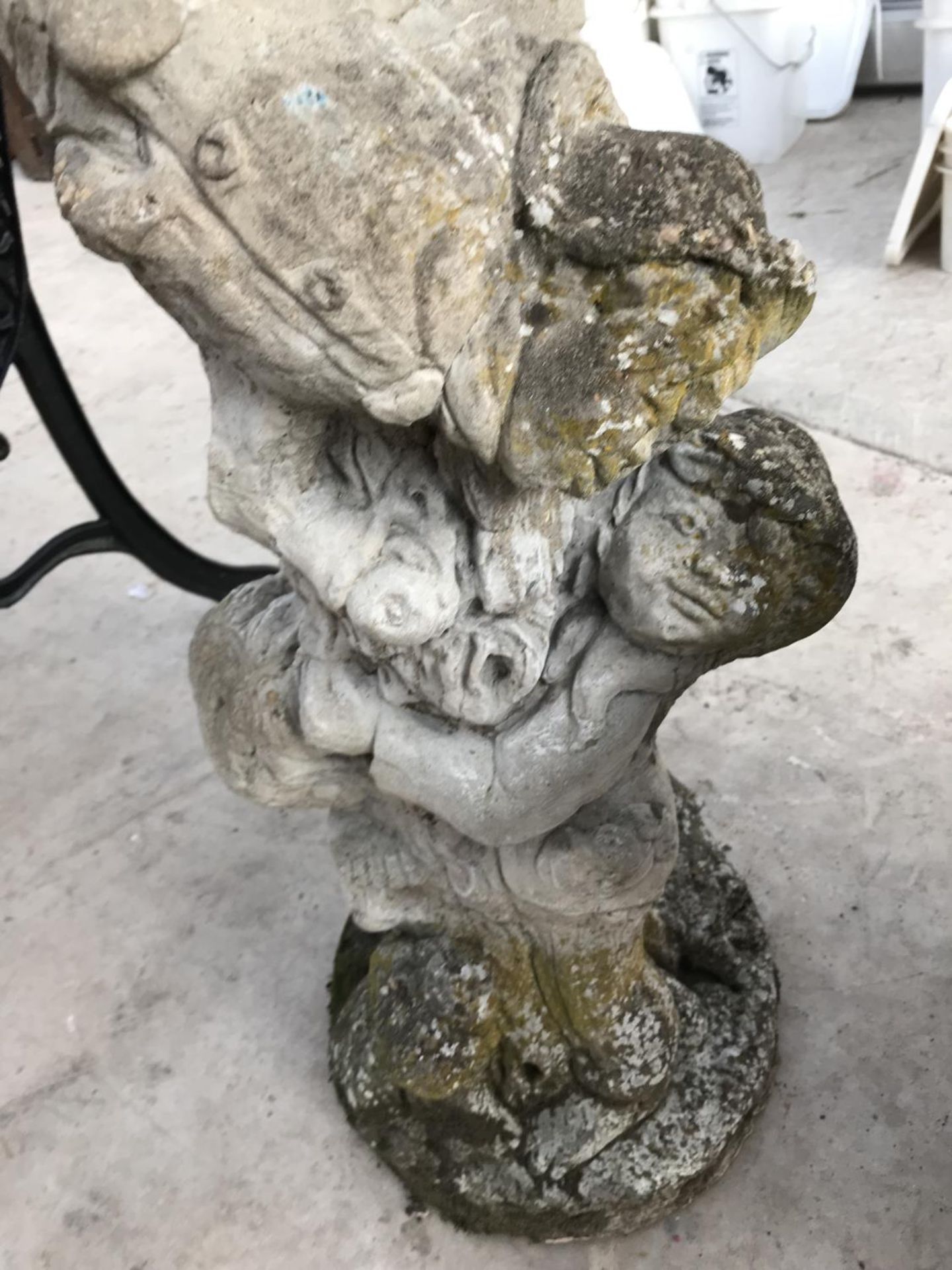 A CONCRETE BIRDBATH WITH GARGOYLE DECORATED COLUMN SUPPORT - Image 2 of 3