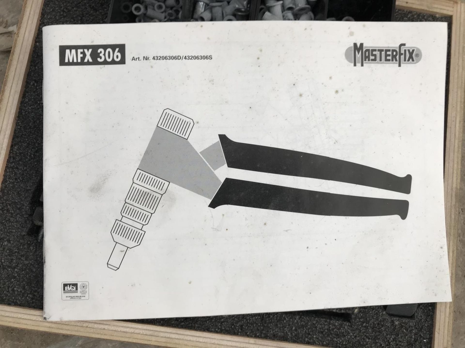 A MASTERFIX BLIND RIVETER - MODEL MFX 306 AS NEW WITH CASE AND INSTRUCTION MANUAL - SOLD IN - Image 3 of 3