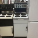 A CREDA CAREFREE OVEN AND FOUR RING HOB (DIRECT WIRED)