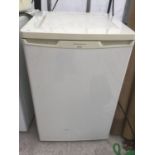 A FRIDGIDAIRE UNDER COUNTER FRIDGE IN WORKING ORDER (IN NEED OF CLEAN)