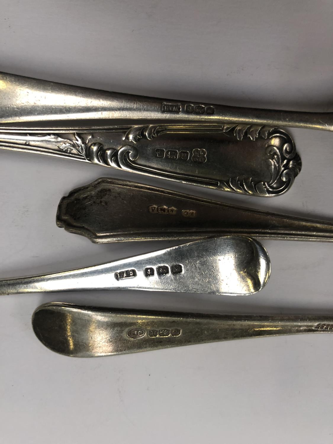 FIVE ITEMS OF HALLMARKED SILVER FLATWARE, TOTAL WEIGHT APPROX 153G - Image 2 of 2