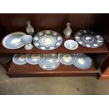 A COLLECTION OF WEDGWOOD JASPER WARE TO INCLUDE VARIOUS COLLECTORS PLATES ETC