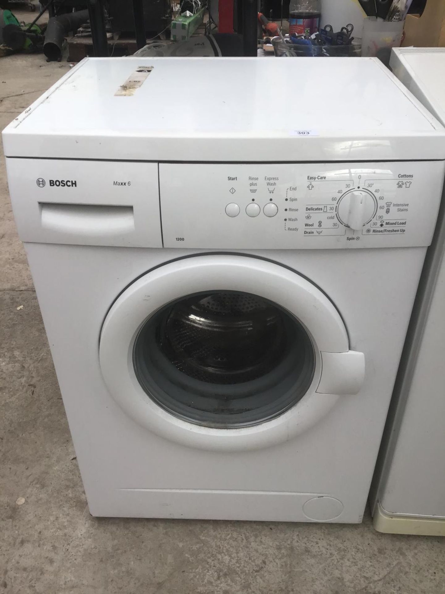 A BOSCH WASHING MACHINE IN WORKING ORDER