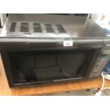 A PANASONIC 900W MICROWAVE IN WORKING ORDER