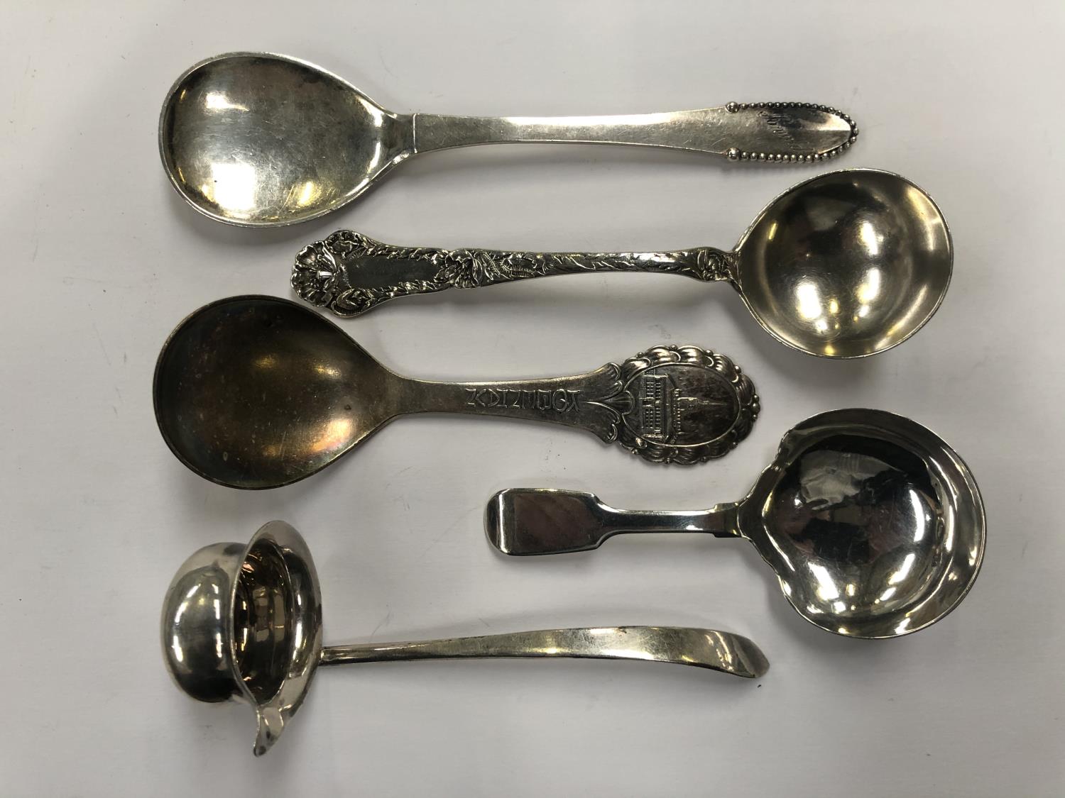 FIVE ITEMS OF HALLMARKED SILVER, VARIOUS DATES AND MAKERS, TOTAL WEIGHT APPROX 117G