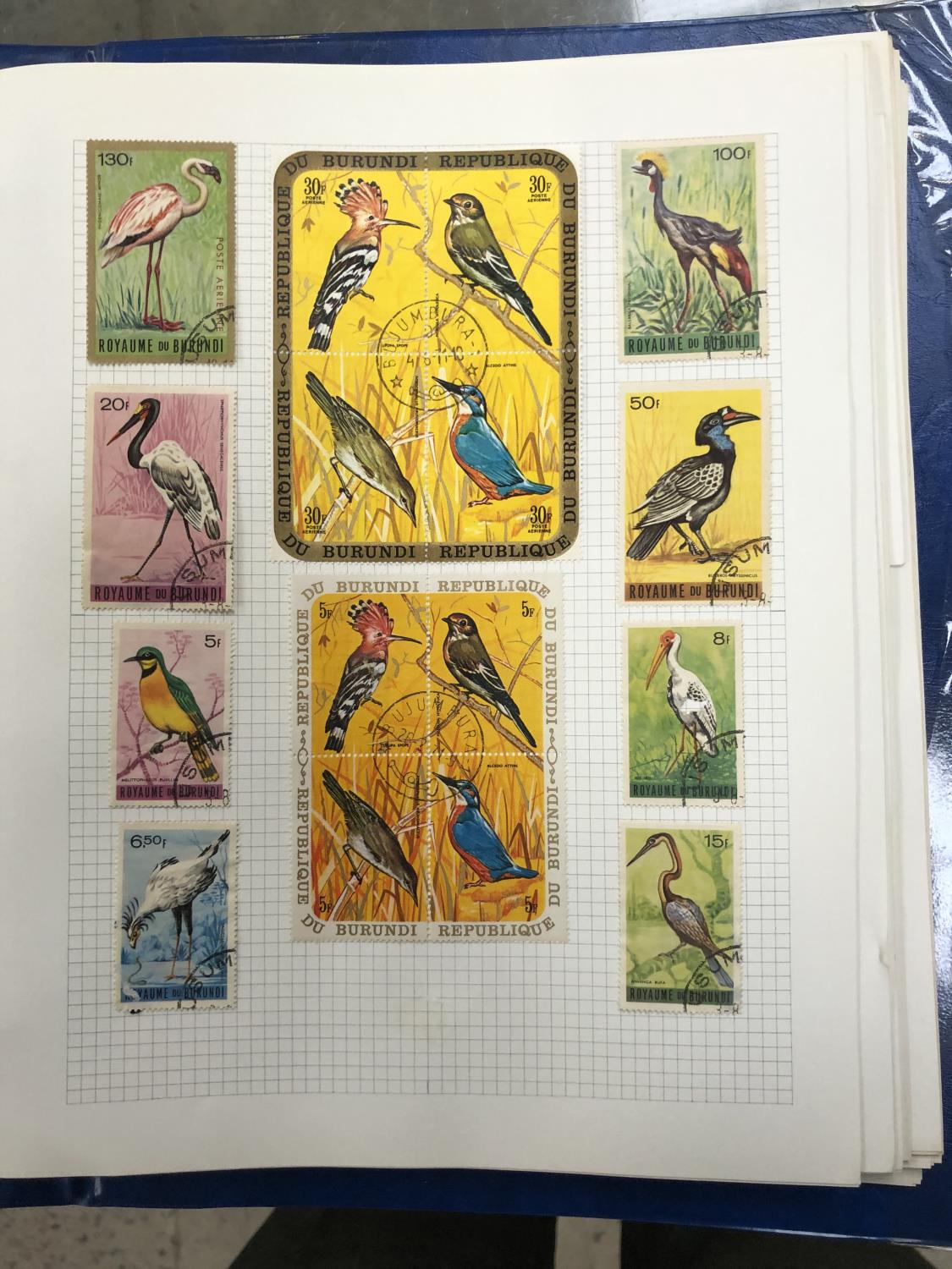 BIRDS . AN ALL WORLD THEMATIC COLLECTION OF BIRDS ON STAMPS . INCLUDED USA 2 X 25 SHEETS , PLUS