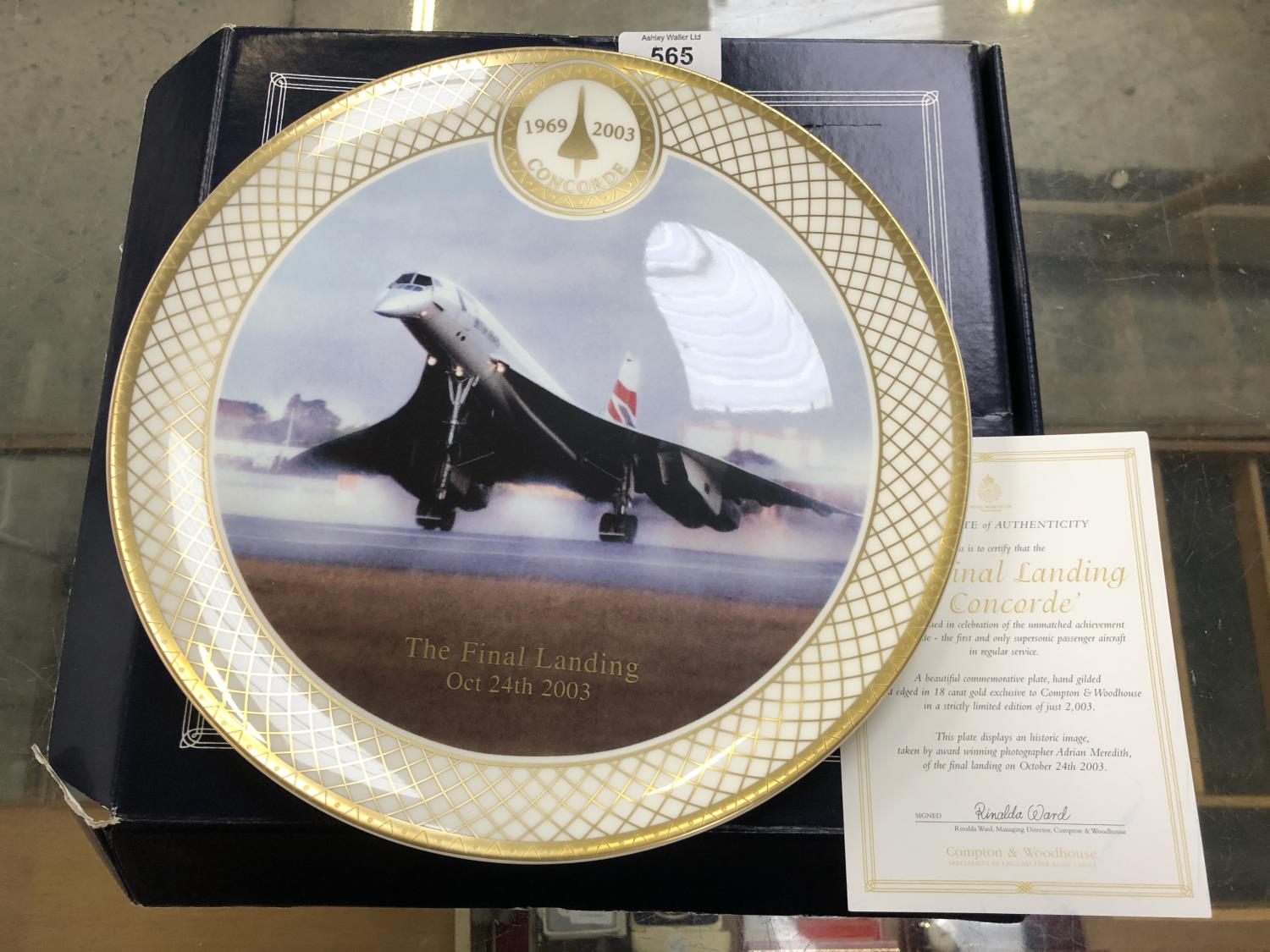 THE ROYAL WORCESTER ?THE FINAL LANDING OF CONCORDE? COLLECTOR?S PLATE , ACCOMPANIED BY COA .