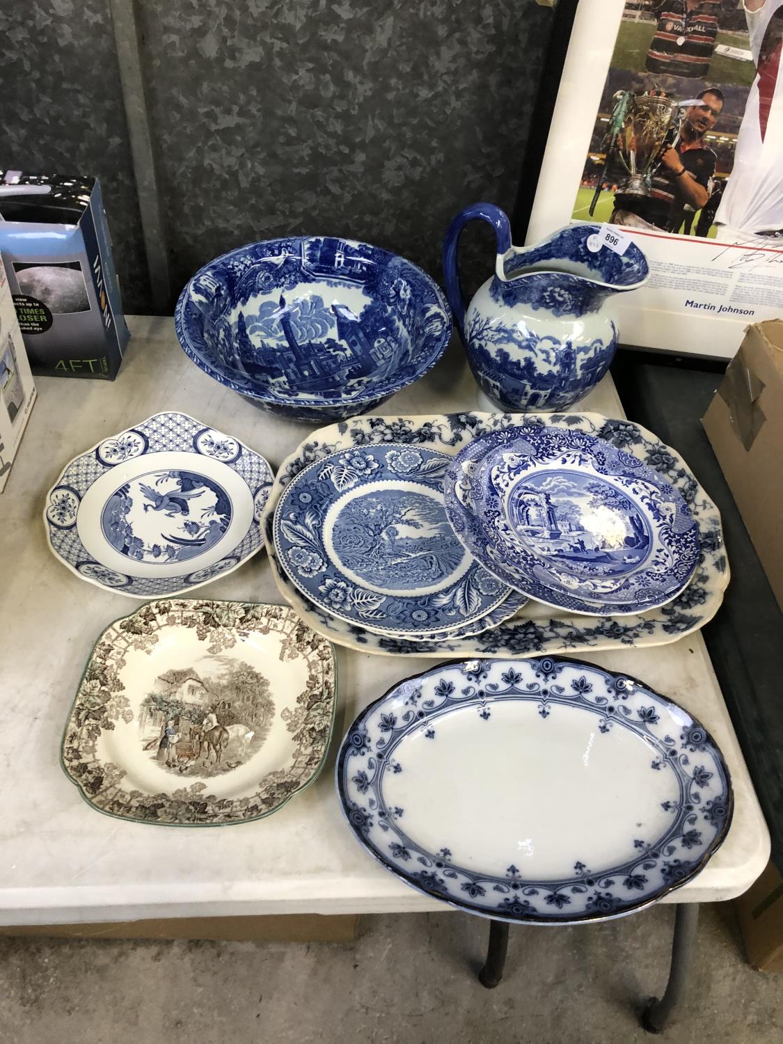 VARIOUS BLUE AND WHITE CERAMICS, WASH JUG AND BOWL ETC