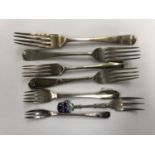 A GROUP OF SEVEN HALLMARKED SILVER FORKS, VARIOUS DATES AND MAKERS, TOTAL WEIGHT APPROX 209G