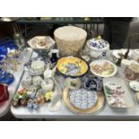 A MIXED GROUP OF CERAMICS, MINIATURE DELFT STYLE SHOES, BOWLS ETC