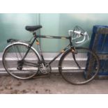 A VINTAGE EMMELLE CLIPPER GT12 DROP HANDLES RACING BIKE