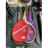 FOUR VINTAGE TENNIS RACKETS TO INCLUDE DUNLOP AND SLAZENGER EXAMPLES