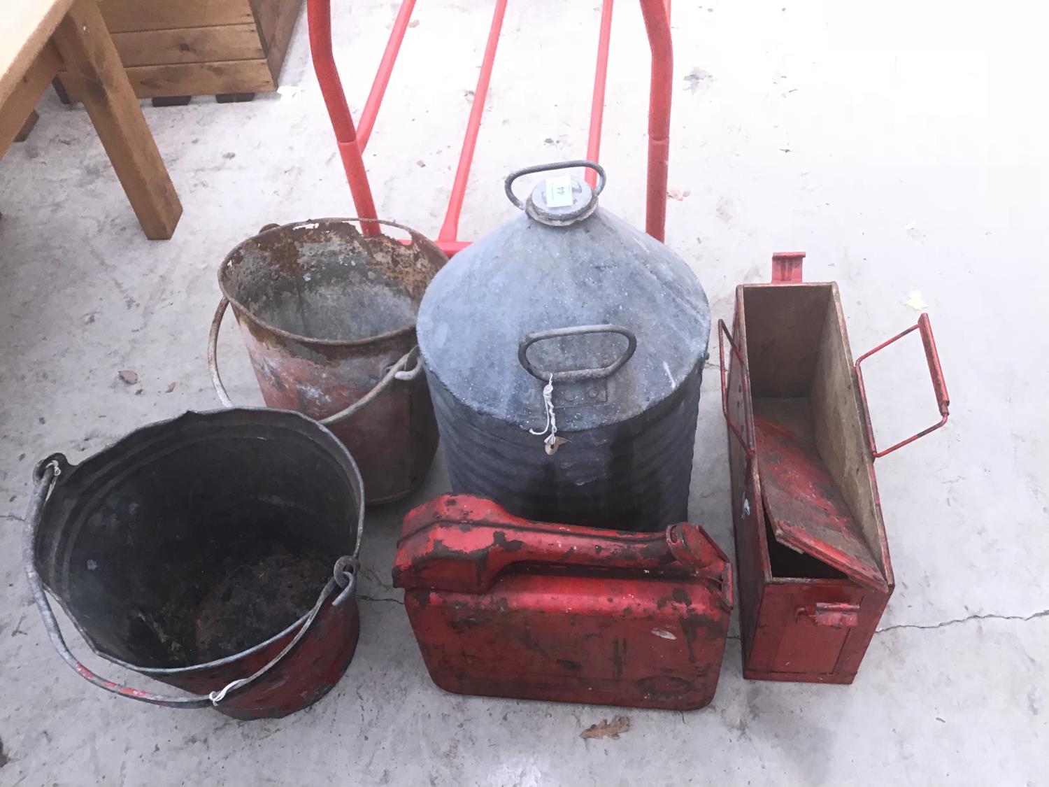 FIVE VINTAGE ITEMS TO INCLUDE A WOODEN BOX, TWO FIRE BUCKETS, A JERRY CAN AND A FURTHER CAN - Image 2 of 2