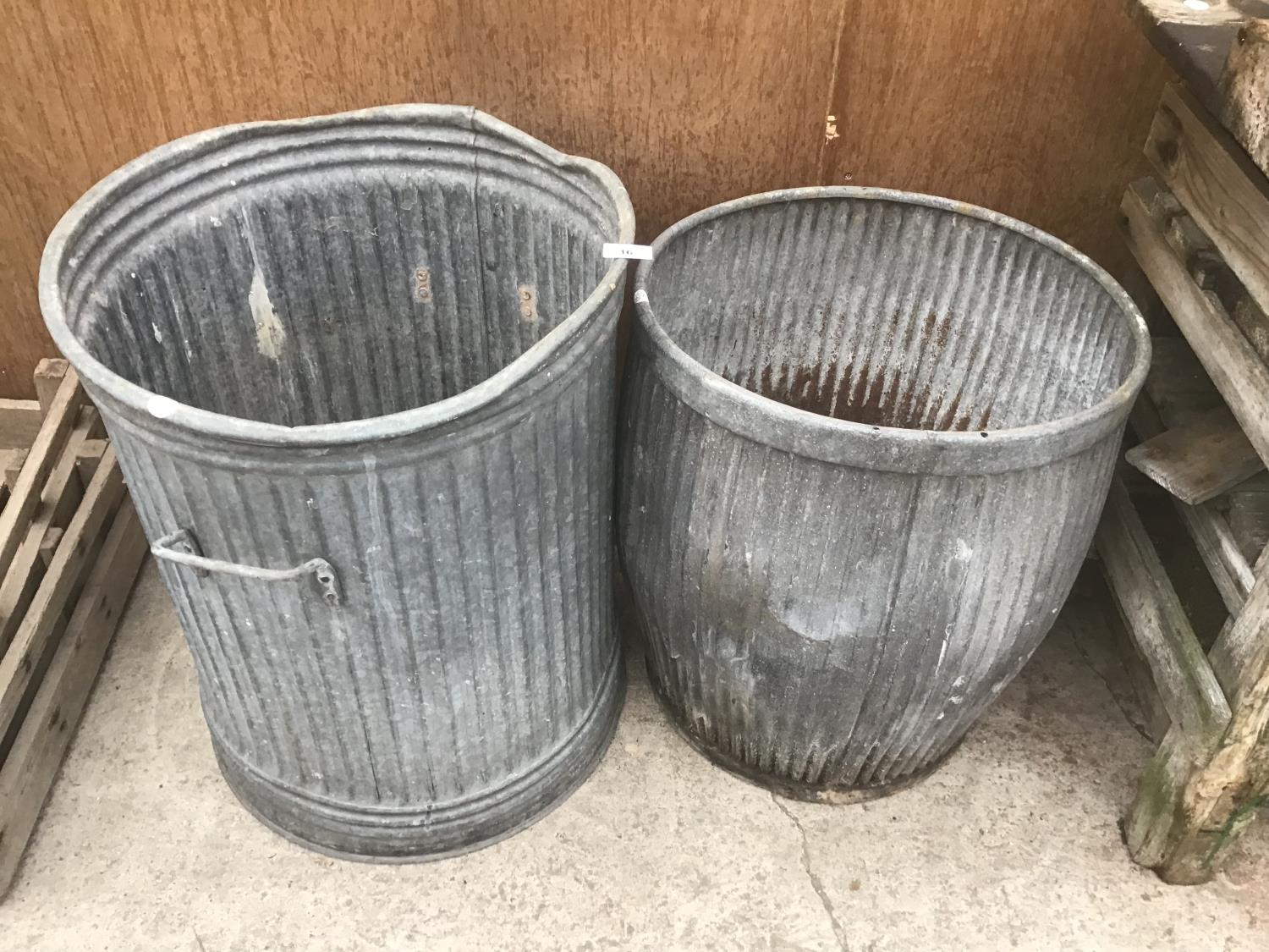 A VINTAGE DOLLY TUB AND FURTHER BIN (2)