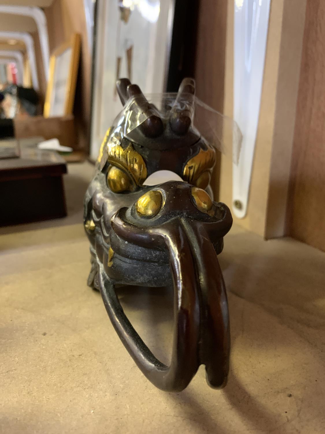 AN ORIENTAL BRONZE DRAGON TEA POT - Image 2 of 2