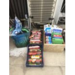 A LARGE QUANTITY OF DOG AND CAT FOOD TO INCLUDE WEBBOX, ROYAL CANIN ETC AND CAT LITTER
