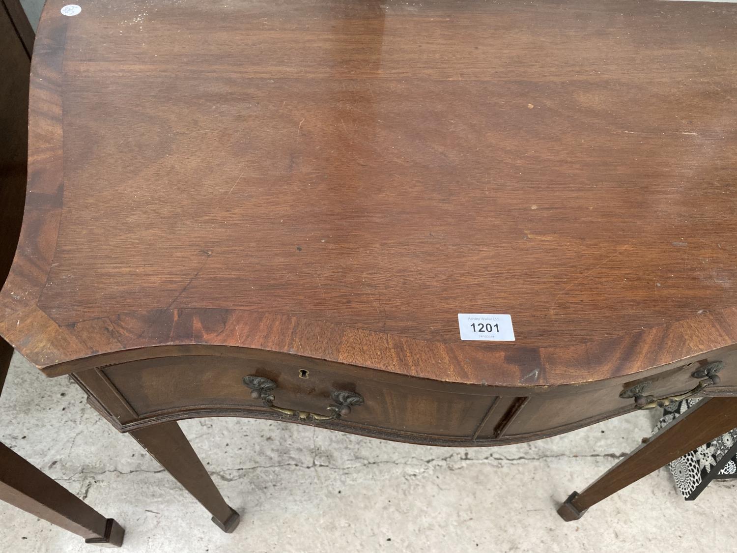 A WALL FIXED MAHOGANY HALL TABLE ON TWO TAPERED SUPPORTS WITH TWO DRAWERS - Image 2 of 2