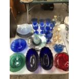 A MIXED COLLECTION OF COLOURED GLASSWARE, WINE GLASSES ETC