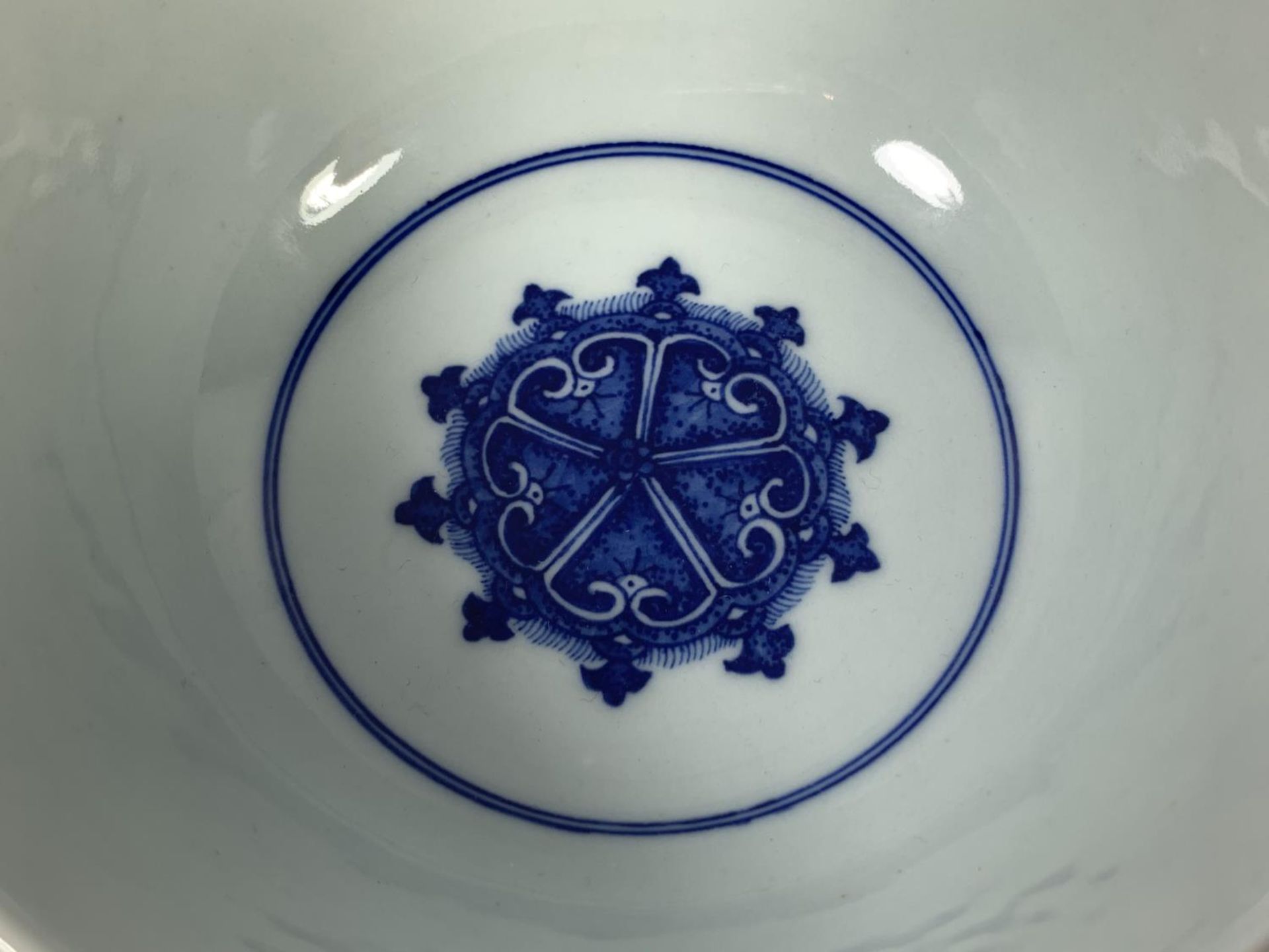 A CHINESE BLUE AND WHITE PORCELAIN BOWL HAVING LOTUS FLOWER DESIGN, QIANLONG MARK TO BASE, - Image 4 of 7