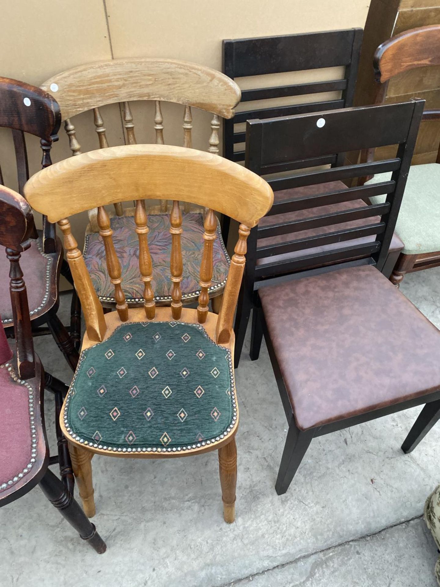 NINE VARIOUS DINING CHAIRS - Image 3 of 4