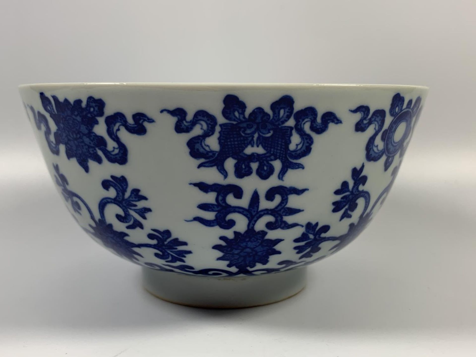 A CHINESE BLUE AND WHITE PORCELAIN BOWL HAVING LOTUS FLOWER DESIGN, QIANLONG MARK TO BASE, - Image 2 of 7