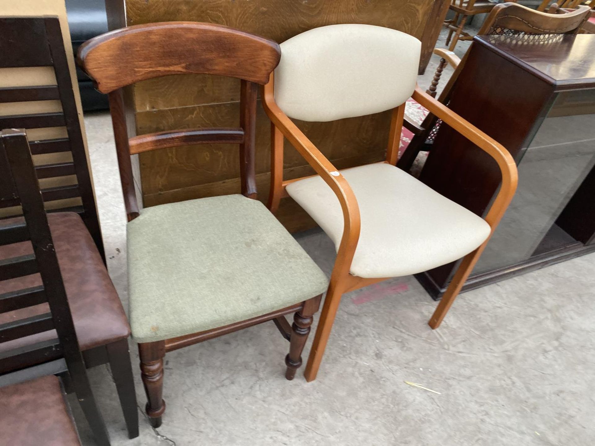 NINE VARIOUS DINING CHAIRS - Image 4 of 4